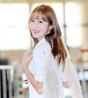 Jessica官方Fanclub命名为「Golden Stars」:在黑暗时期陪伴并且照亮我 Jessica官方Fanclub命名为「Golden Stars」:在黑暗时期陪伴并且照亮我